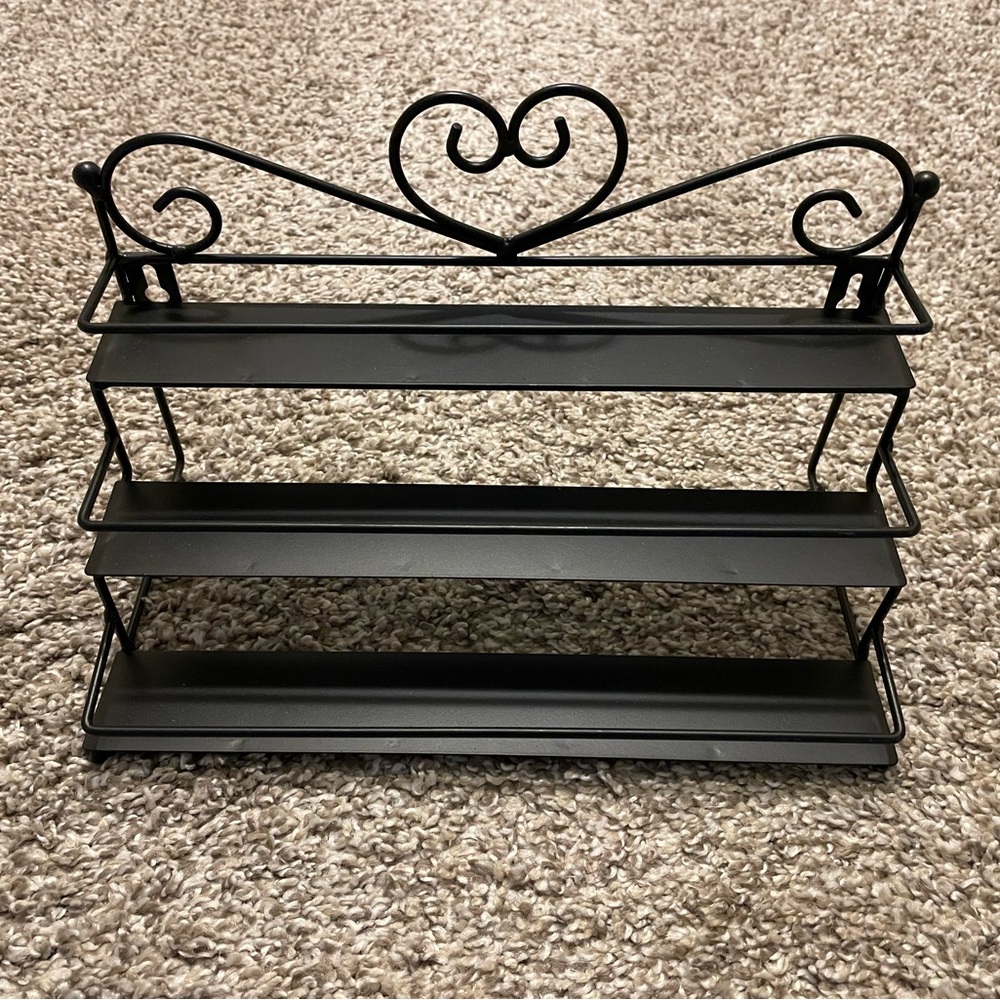 Black Metal Heart Design Nail Polish Rack